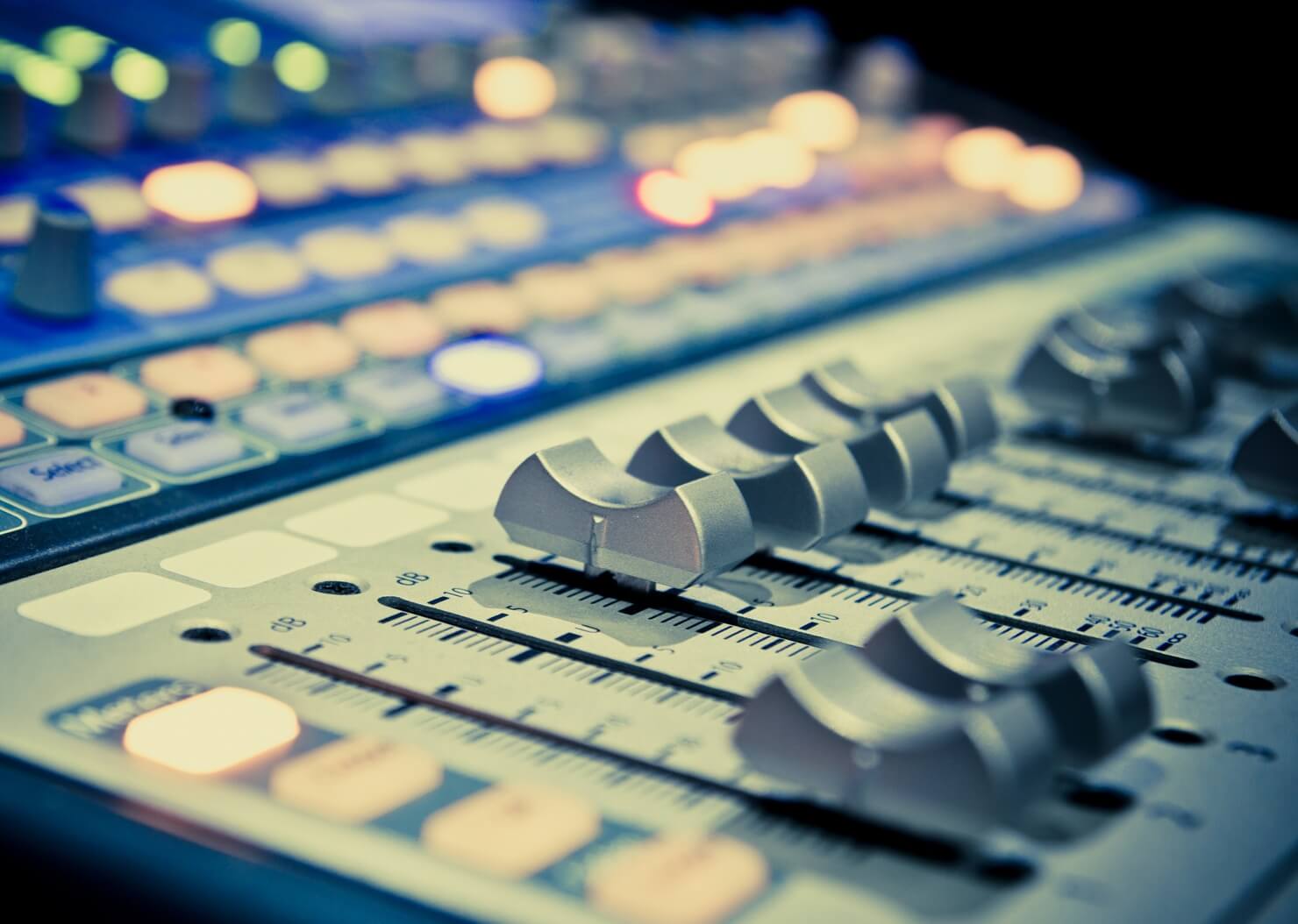 Kendi stüdyosu olan dublajları bugün üretim zinciri