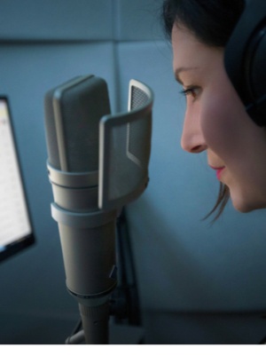 Estelle Hubert French voice over