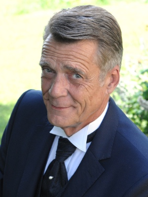 Hans-Joerg F. Karrenbrock